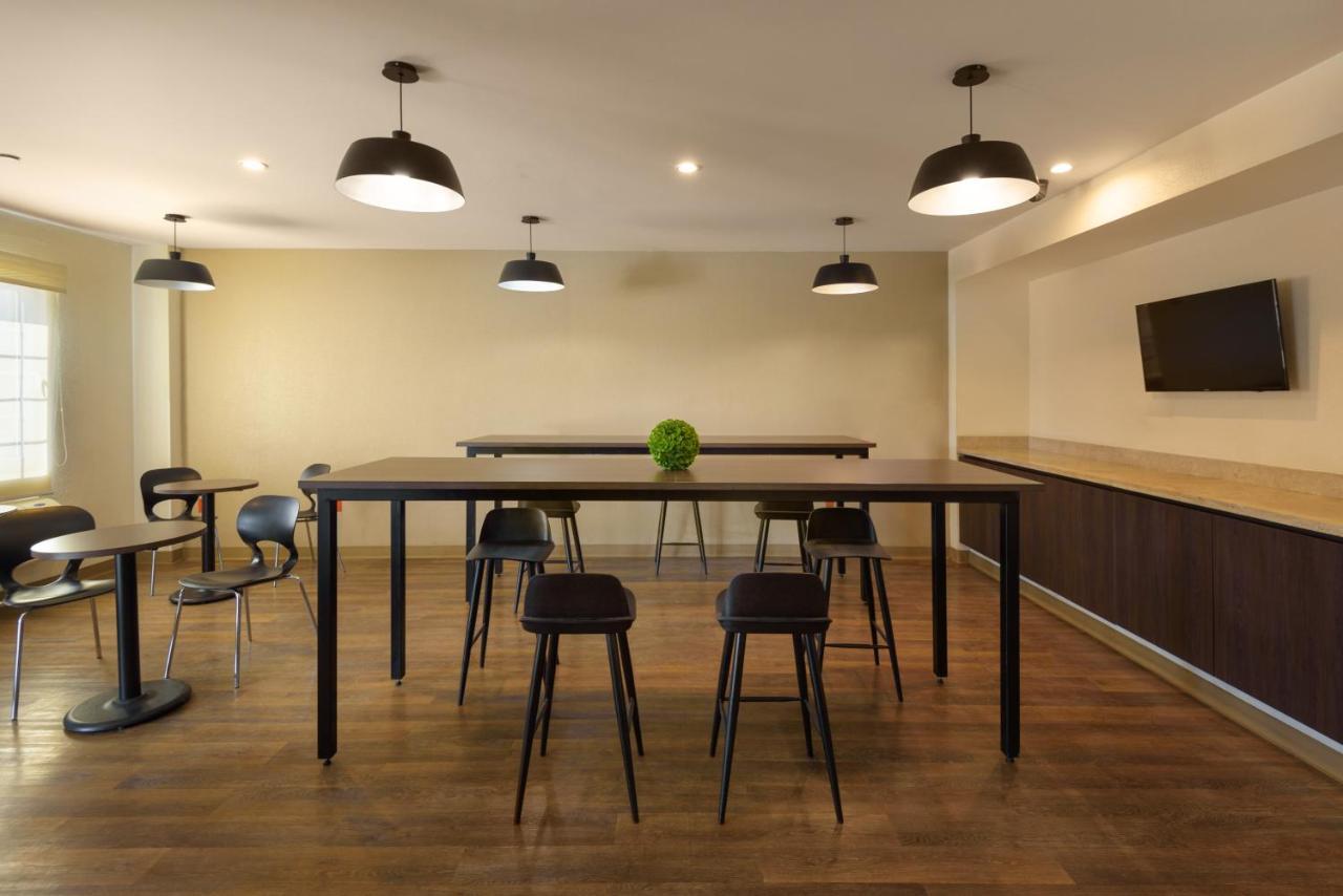 Extended Suites Saltillo Galerias מראה חיצוני תמונה